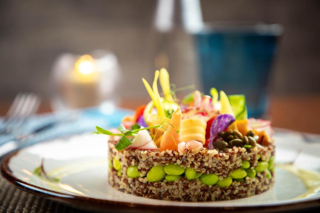 Pullman Jumeirah Lakes Towers Hotel y Residencia Dubái Exterior foto Quinoa salad