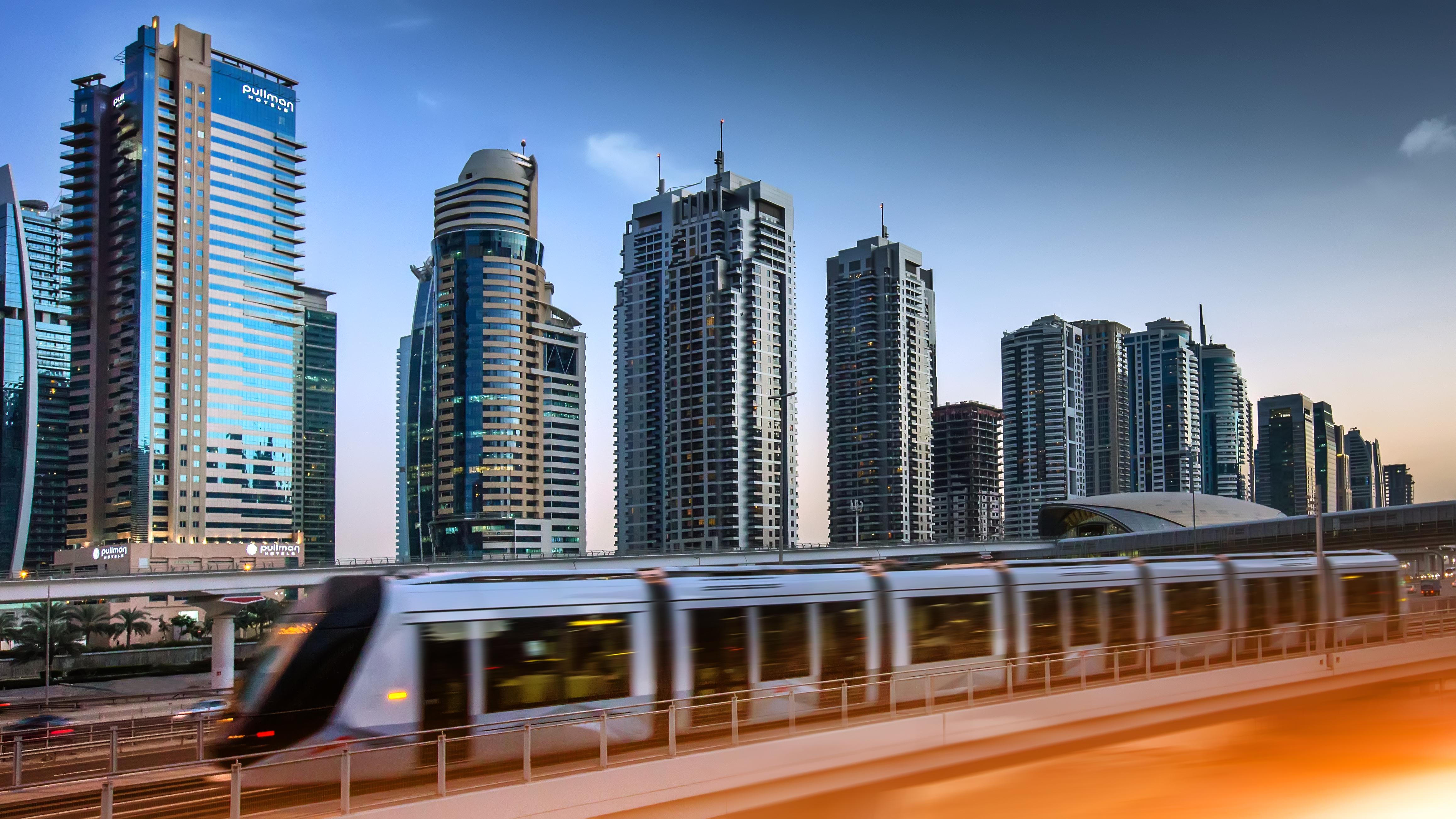 Pullman Jumeirah Lakes Towers Hotel y Residencia Dubái Exterior foto Dubai Metro