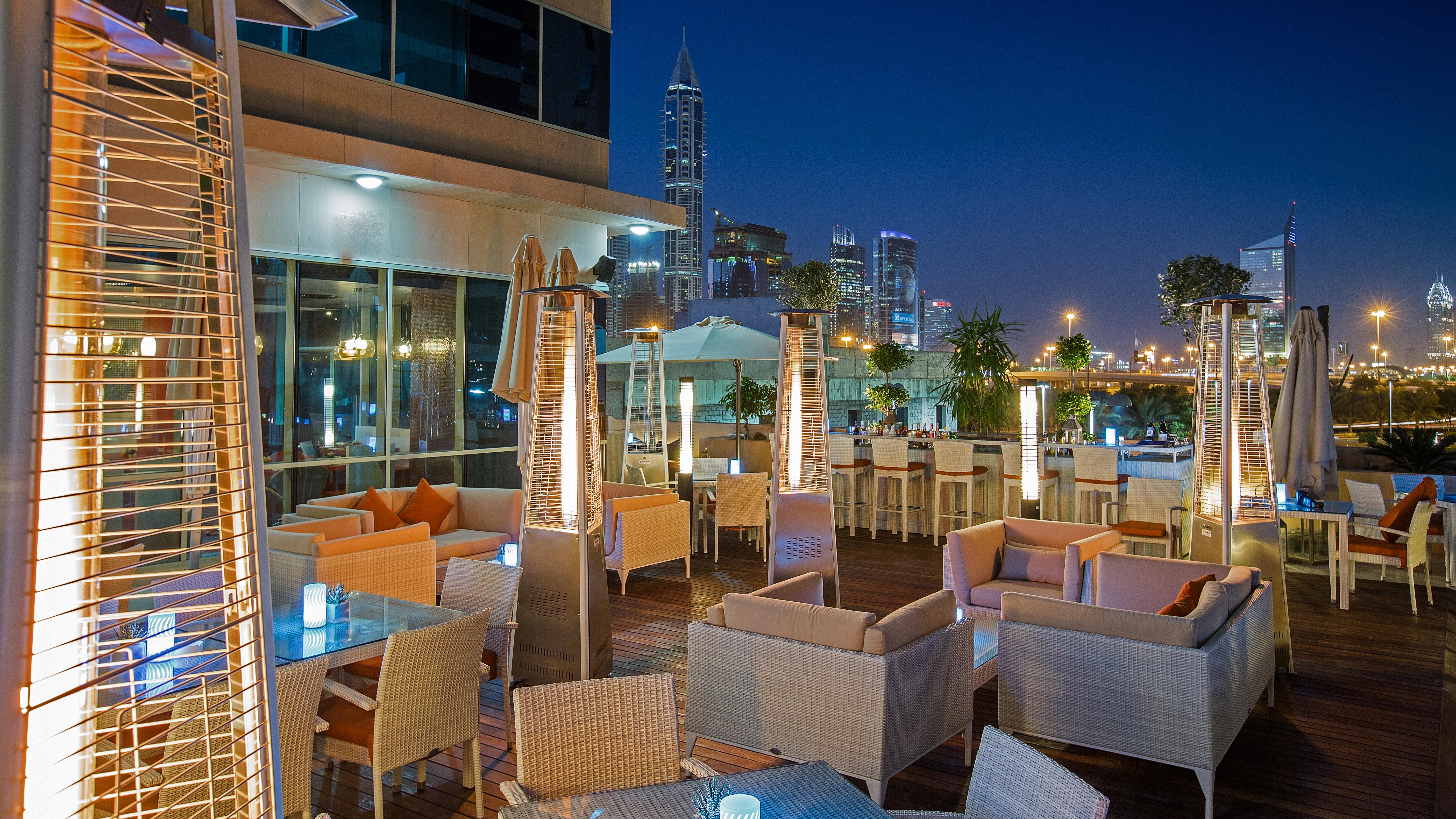 Pullman Jumeirah Lakes Towers Hotel y Residencia Dubái Exterior foto The View at The Address
