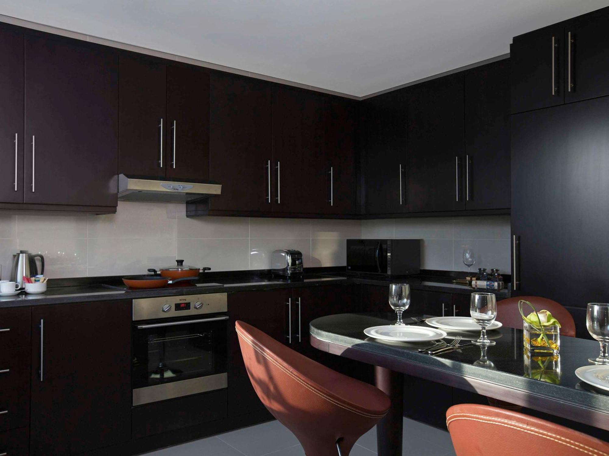 Pullman Jumeirah Lakes Towers Hotel y Residencia Dubái Exterior foto Kitchen