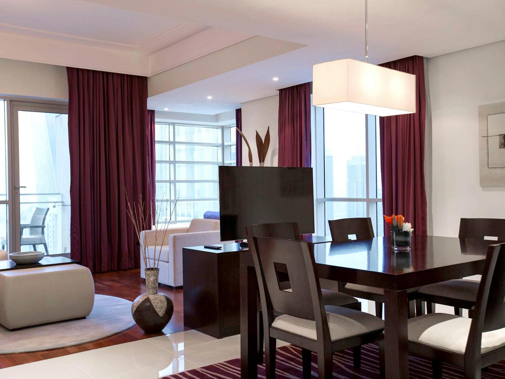 Pullman Jumeirah Lakes Towers Hotel y Residencia Dubái Exterior foto